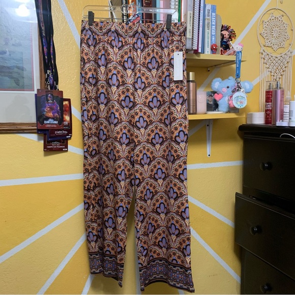 NWT Sunny Leigh Multi Print Lounge Set Size Medium - Picture 2 of 13